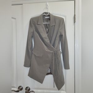 D1. GOOD AMERICAN MINI BLAZER DRESS IN OLIVE SIZE 0